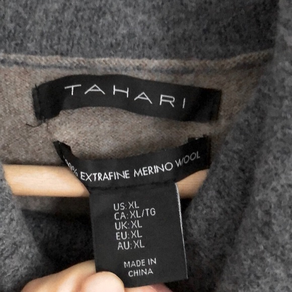 Tahari extrafine merino wool sweater - Picture 2 of 7